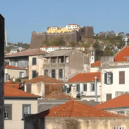 Rua Fernao De Ornelas Apartment